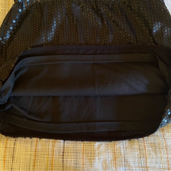 Black sequinned mini skirt - Picture 4 of 5